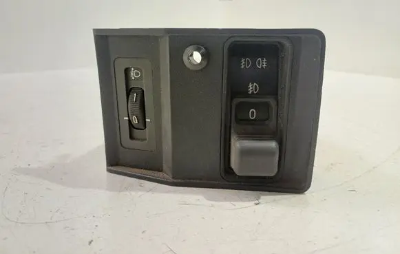 BMW 5 E34 Fog light switch 1384007 8110498