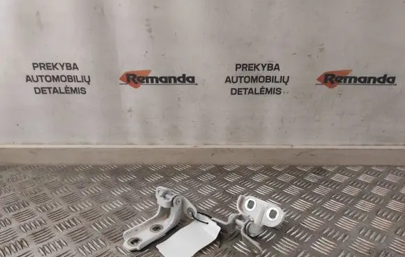 Rear door hinge set