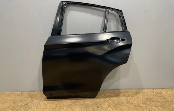 BMW X4 F26 Rear door 7364791