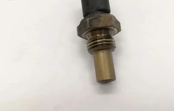 Mercedes-Benz E W212 Oil temperature sensor A0051532328