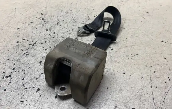 Audi A3 S3 8P Rear seatbelt 33040488