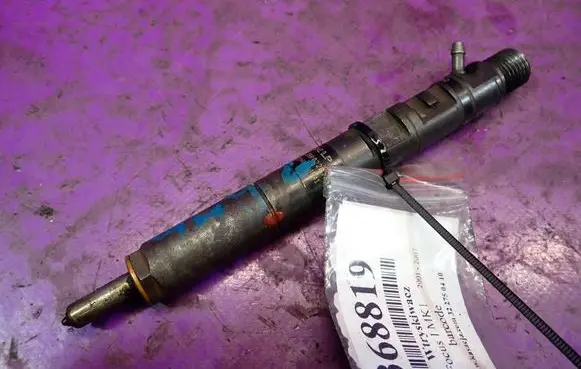 Fuel injector