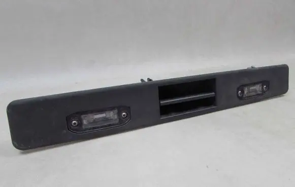Volvo XC70 Trunk door license plate light bar 30699743 46442