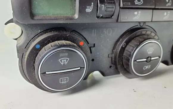 Volkswagen PASSAT B6 Climate control unit 3C0907044