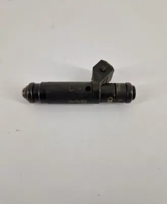 Volkswagen PASSAT B5.5 Fuel injector 06B133551Q