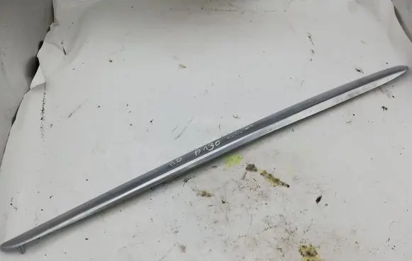 Mercedes-Benz ML W164 Front door trim bar A1647200622