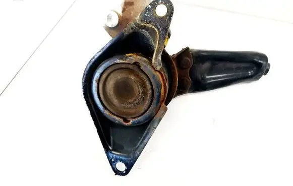 Honda Civic Engine mount bracket 
