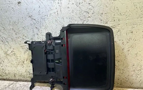 Dodge Charger Third/center stoplight 68213149AE 134581
