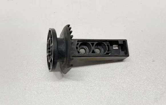 Mercedes-Benz C W204 Headlight/headlamp mounting bracket A2048800130
