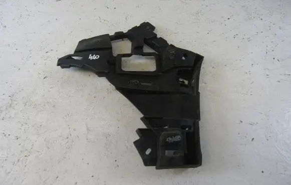 Renault Megane IV Front bumper mounting bracket 620438925R
