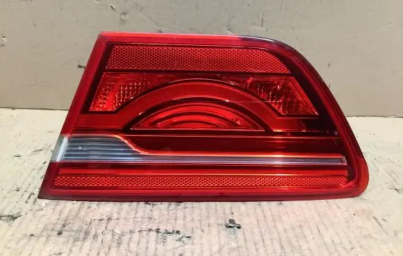 Jaguar XE Tailgate rear/tail lights 19733902