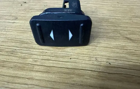 Ford Mondeo MK IV Electric window control switch 6M2T14529AB