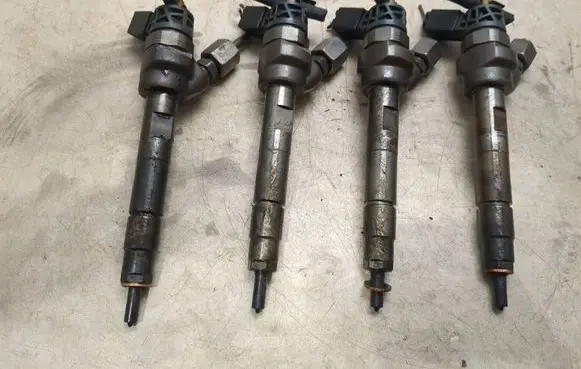 BMW 3 E92 E93 Fuel injectors set 0445110382
