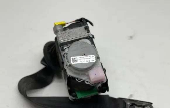 Audi A6 S6 C7 4G Front seatbelt 4G8857706D