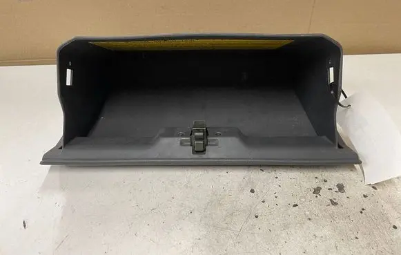 Mitsubishi Pajero Glove box MB652136
