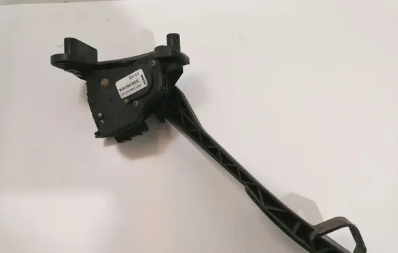 Volvo V70 Accelerator throttle pedal 30636004