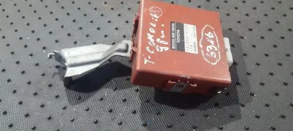 Toyota Corolla E110 Door control unit/module 1513005700 151300-5700
