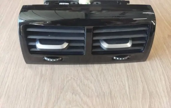 BMW M5 Rear air vent grill 9330687 0304201 09889