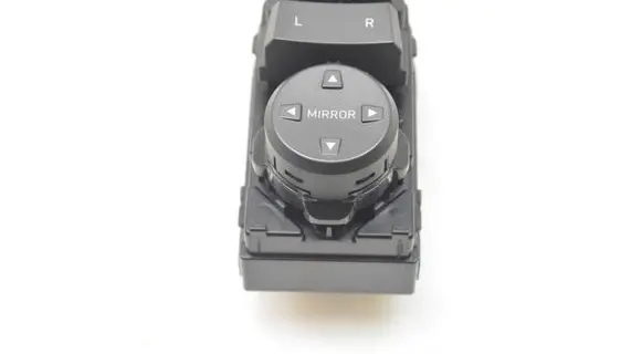 Hyundai i30 Wing mirror switch 93530G3030