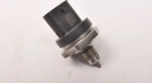 Mercedes-Benz A W176 Fuel pressure sensor A2781530728