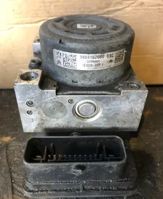 Peugeot 208 ABS Pump 9804162080
