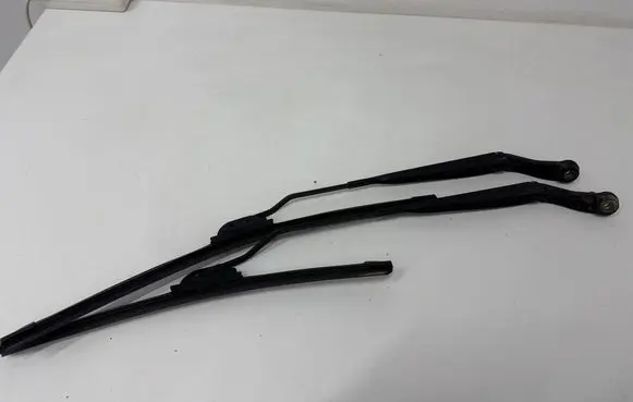 Nissan Micra Front wiper blade arm