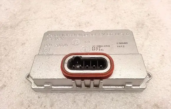 Mercedes-Benz E W211 Headlight ballast module Xenon 5DV00829000