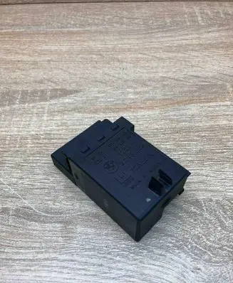BMW 5 E39 Glow plug pre-heat relay 2243562 72RB500