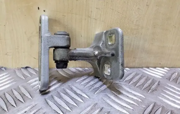 Mercedes-Benz A W168 Front door upper hinge