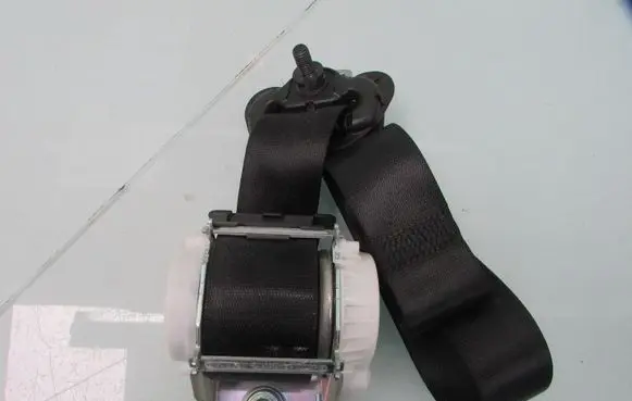 BMW 1 E81 E87 Front seatbelt 34003268D 110209