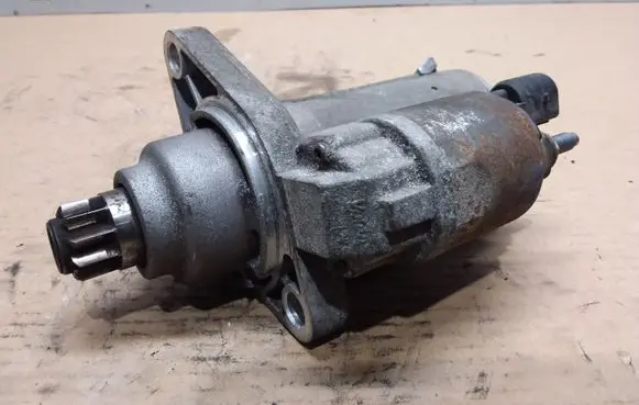 Volkswagen Golf VI Starter motor 0AM911023B