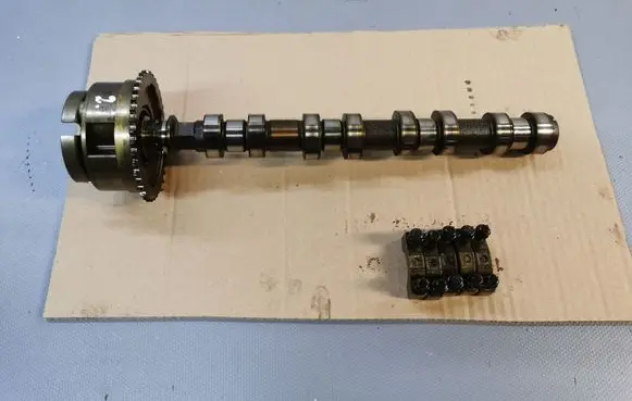 Opel Zafira C Camshaft 