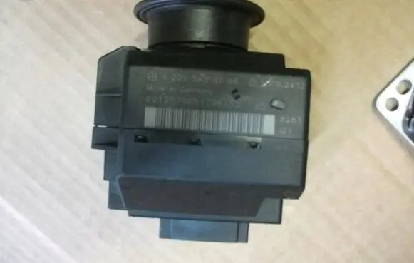 Mercedes-Benz C W203 Ignition lock A2095453908