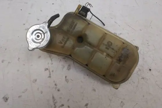 Mercedes-Benz 190 W201 Coolant expansion tank/reservoir 1245000649