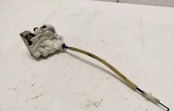 Opel Combo D Front door lock 95509528