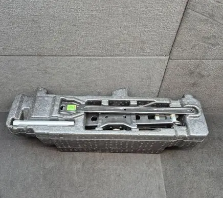 Audi Q7 4M Tool box 4M0012113C 4M0011141 4M0011031A