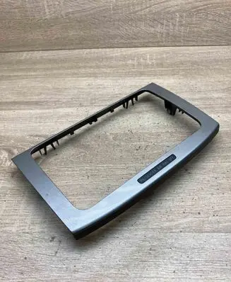 Volkswagen PASSAT B6 Radio/GPS head unit trim 3C0858069M