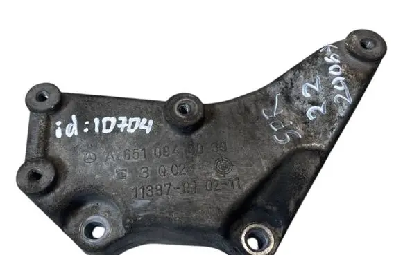 Mercedes-Benz Sprinter W906 Engine mounting bracket A6510940039