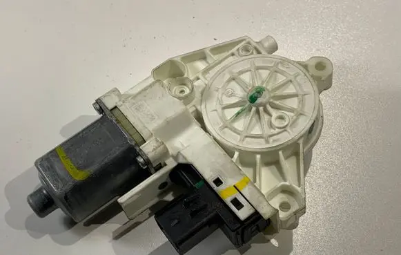 Dodge Journey Front door window regulator motor 962581 962581100 0130822473