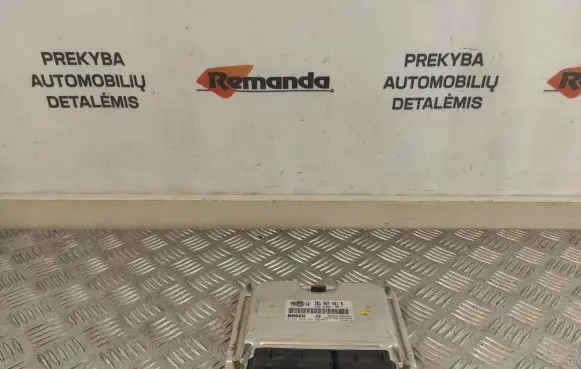 Volkswagen PASSAT B7 Engine control unit/module 3B1907401B 1039S01058 0281010447
