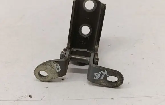 Toyota Yaris XP210 Rear door lower hinge