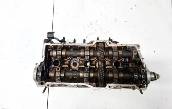 Toyota Camry Engine head 