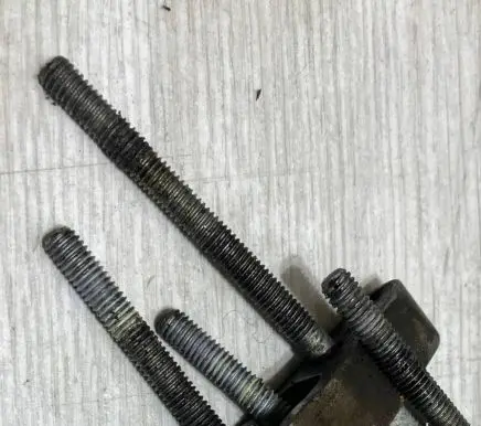 Mercedes-Benz E W212 Fuel Injector clamp holder