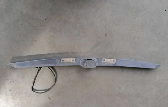 Mercedes-Benz S W126 Trunk door license plate light bar 1268202909