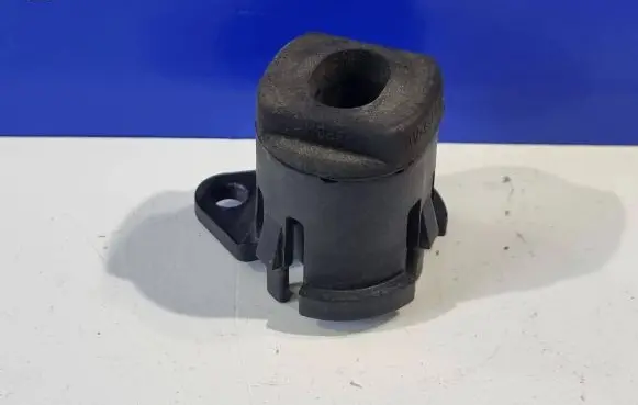 Volvo V50 Radiator support slam panel bracket 30639749