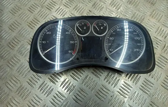 Speedometer (instrument cluster)