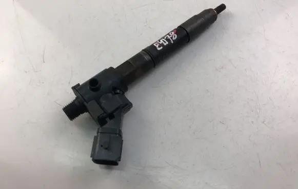 Volvo V60 Fuel injector 31405404