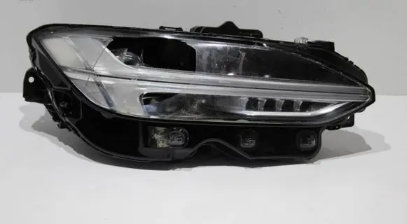 Volvo S90, V90 Headlight/headlamp 31655187