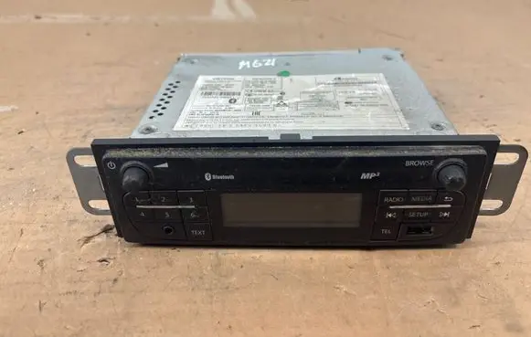 Opel Vivaro Radio/CD/DVD/GPS head unit 281155093R R0131DN 93457540