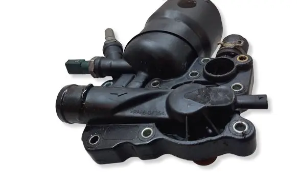 Audi Q7 4L Oil filter mounting bracket 